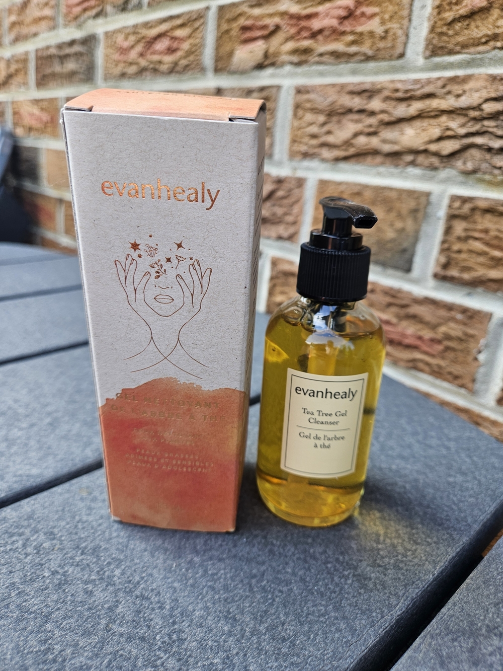 evanhealy Tea Tree Gel Cleanser 118mL – New/Unused